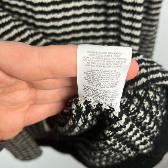 Cabi 3167 Fergie black and white split turtleneck sweater - Picture 7 of 10